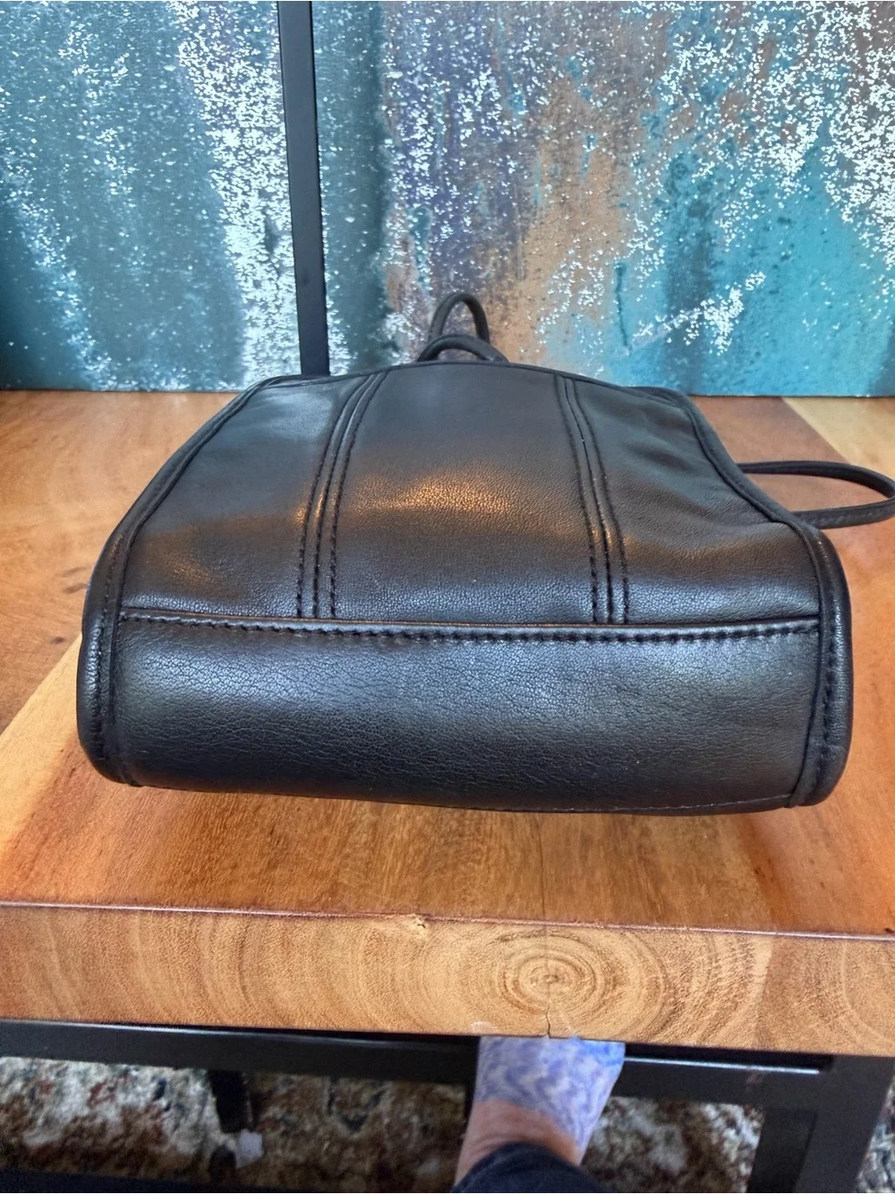 Liz Claiborne Vintage 1980’s Minimalist Mini Leather Crossbody Bag Black‎ EVC